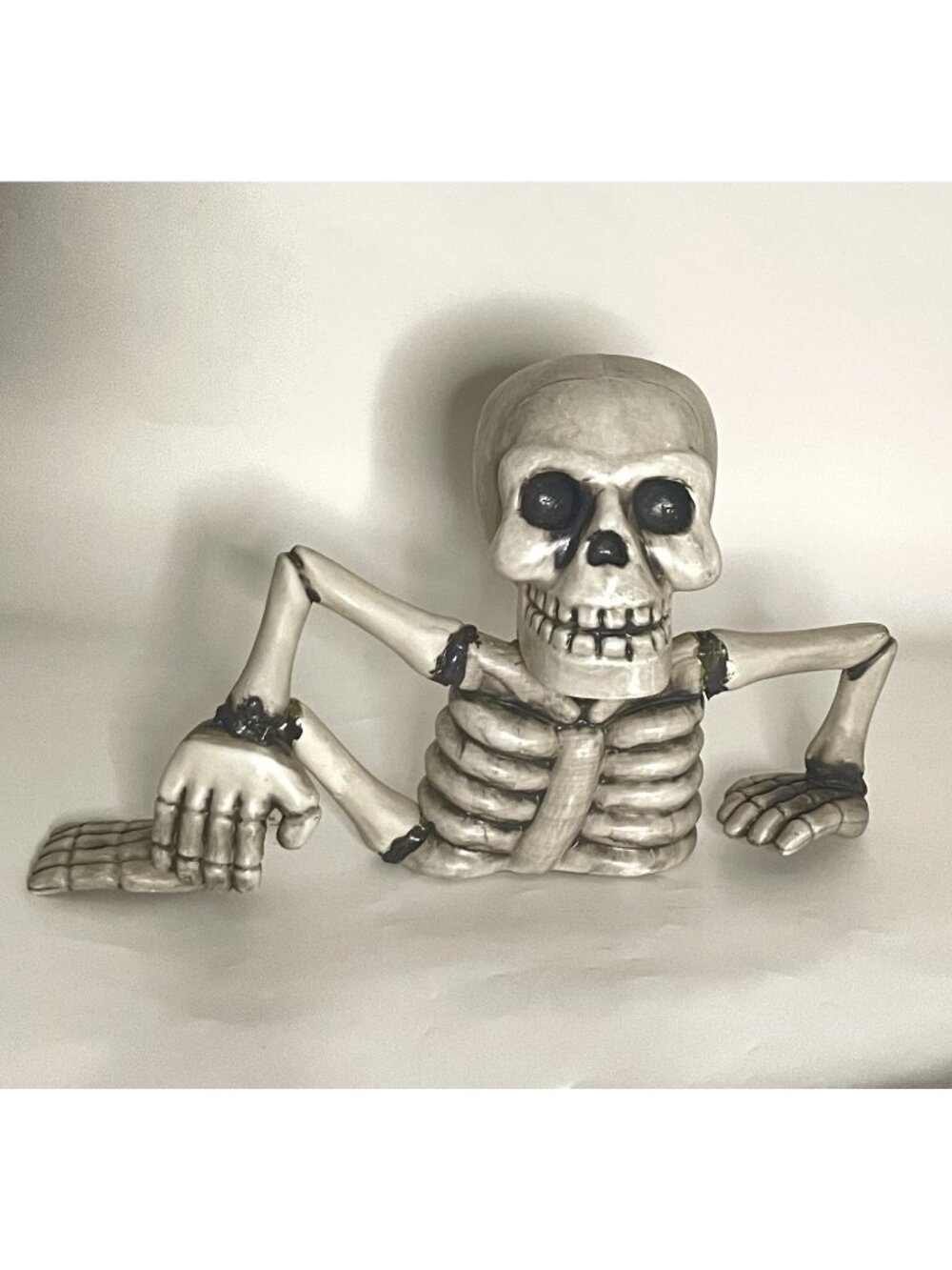 Halloween Skeleton Groundbreaker Rising Dead Hollow Plastic Yard Decor 18.5" W